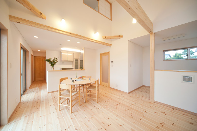 知立市の大屋根の家