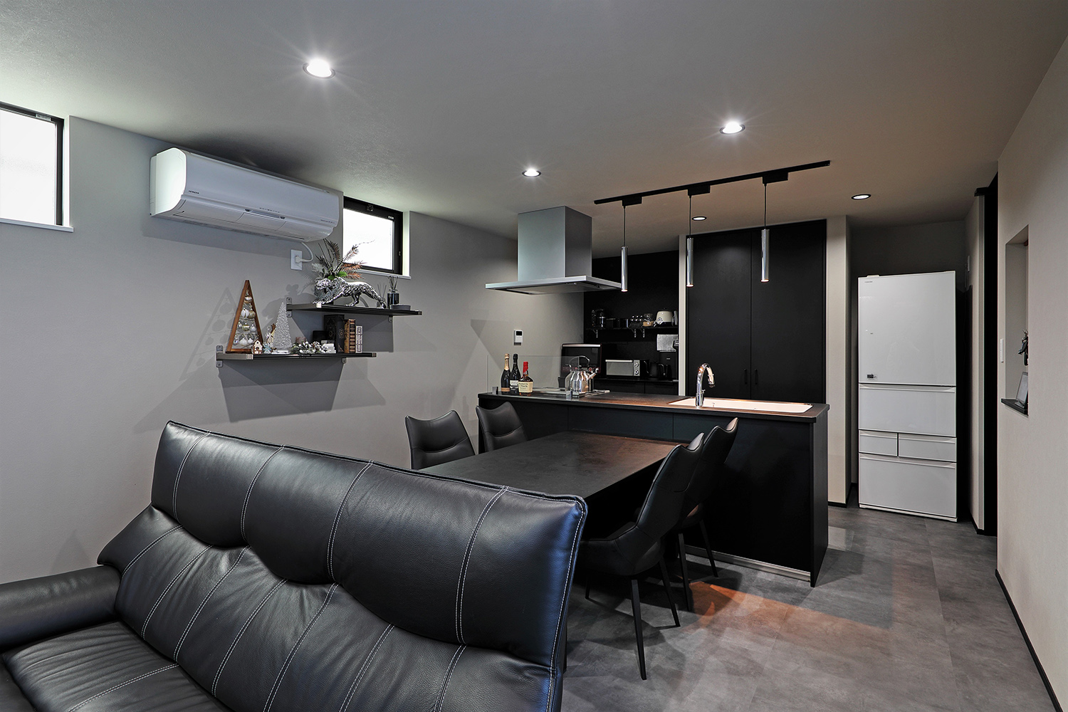 安城市のウッドデッキのあるキュービックハウス