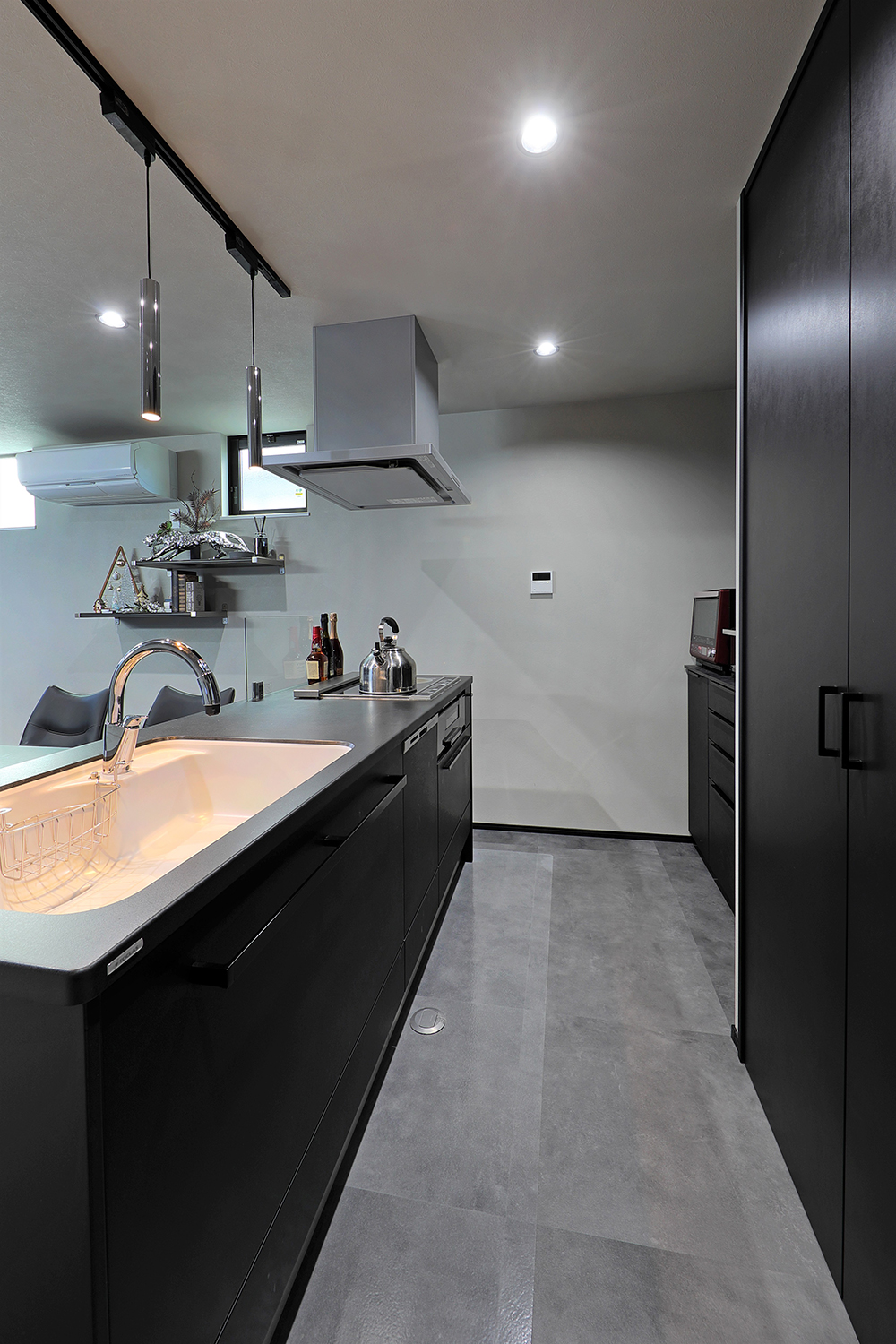 安城市のウッドデッキのあるキュービックハウス